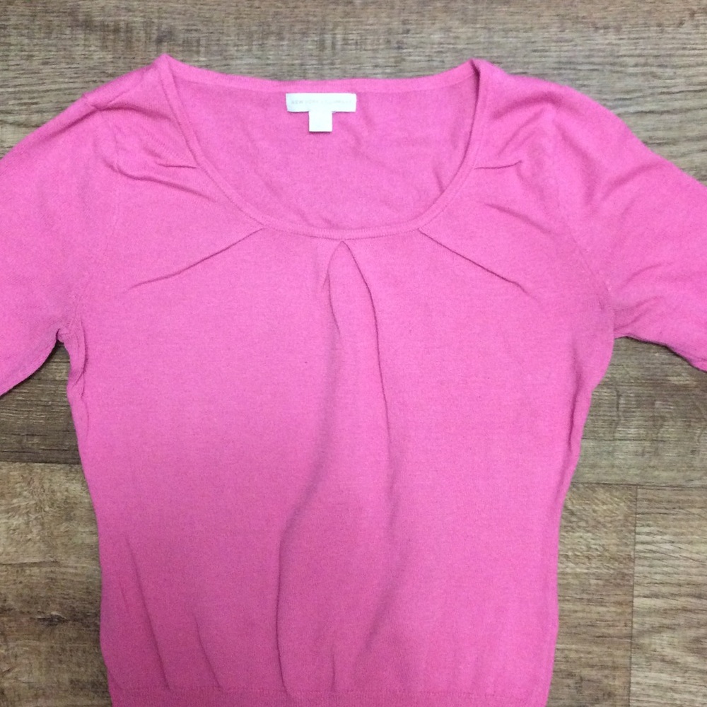 New York and company short sleeve sweater top